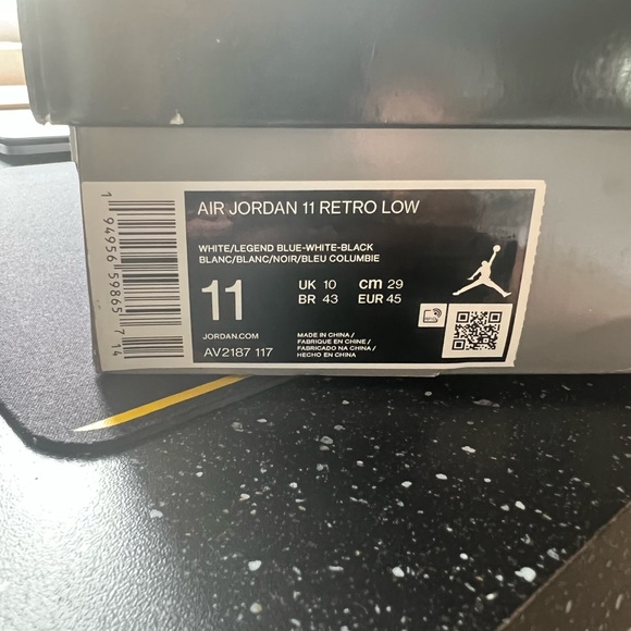 Size 11 - Picture 4 of 15